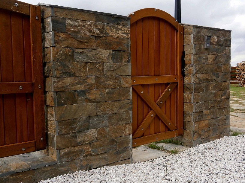 Kamień elewacyjny cięty czterostronnie szerokość 12 cm (ok. 397 zł brutto/m2) - obrazek 7