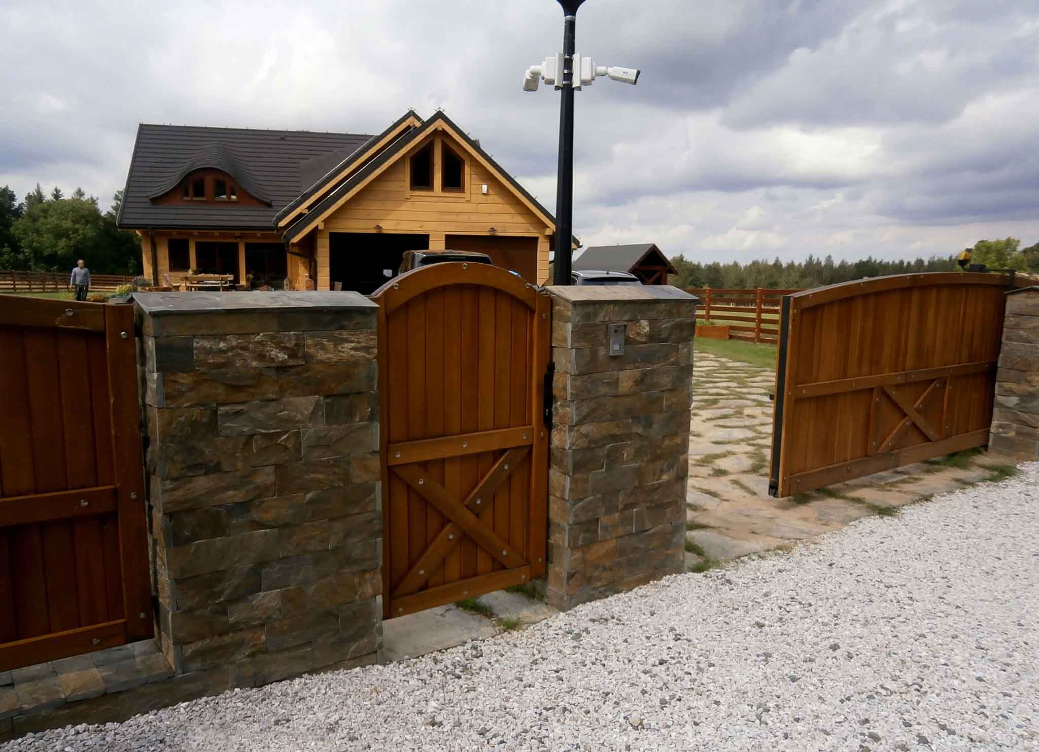 Kamień elewacyjny cięty czterostronnie szerokość 12 cm (ok. 397 zł brutto/m2) - obrazek 13