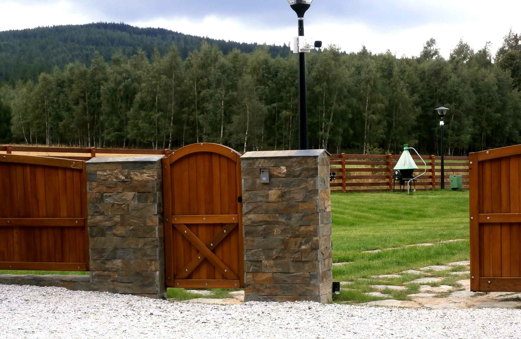 Kamień elewacyjny cięty czterostronnie szerokość 12 cm (ok. 397 zł brutto/m2) - obrazek 14